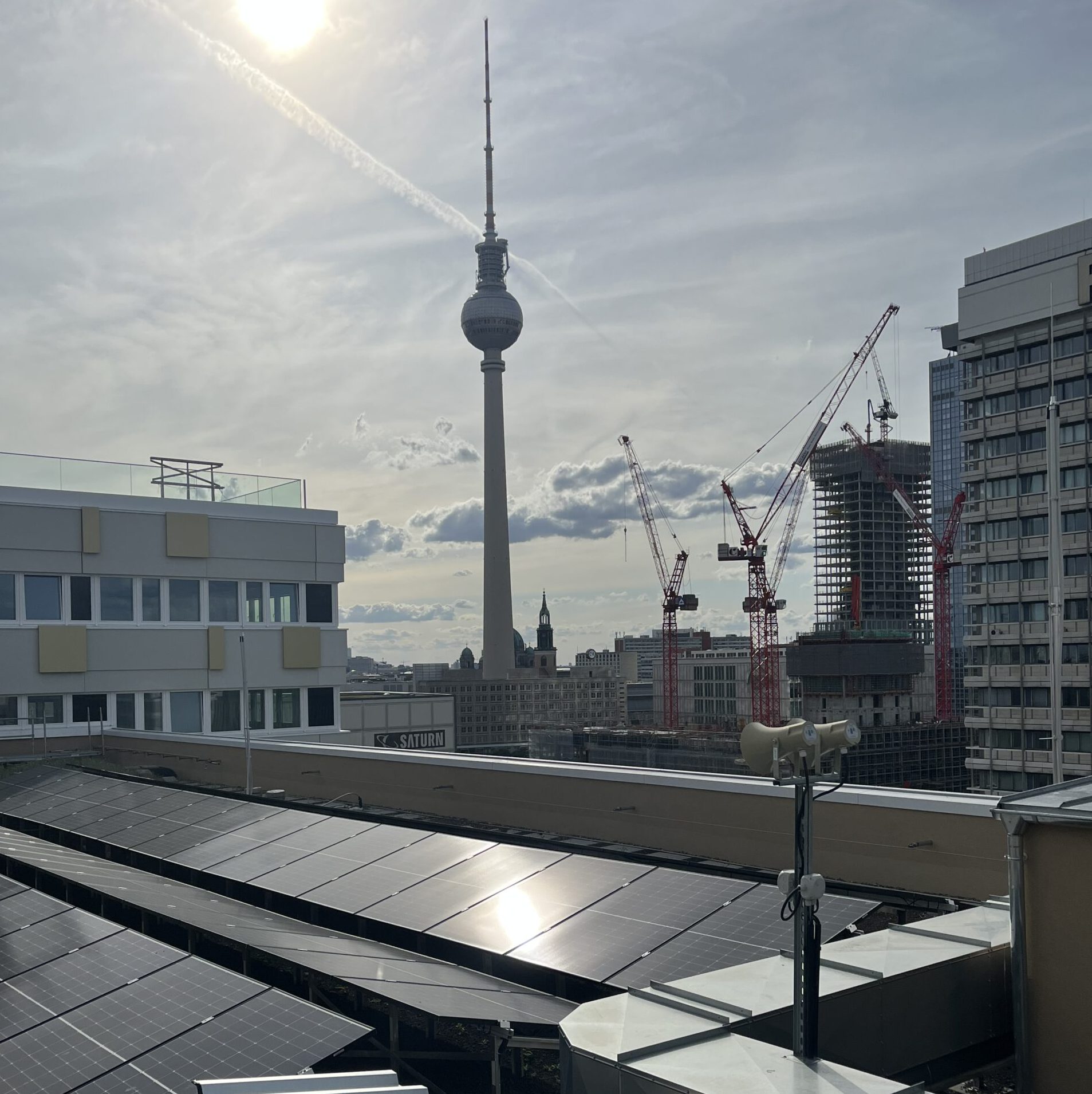 Gesetzliche Pflichten bei Sanierungen im Mehrfamilienhaus - Photovoltaik- und Gründachpflicht in den Bundesländern