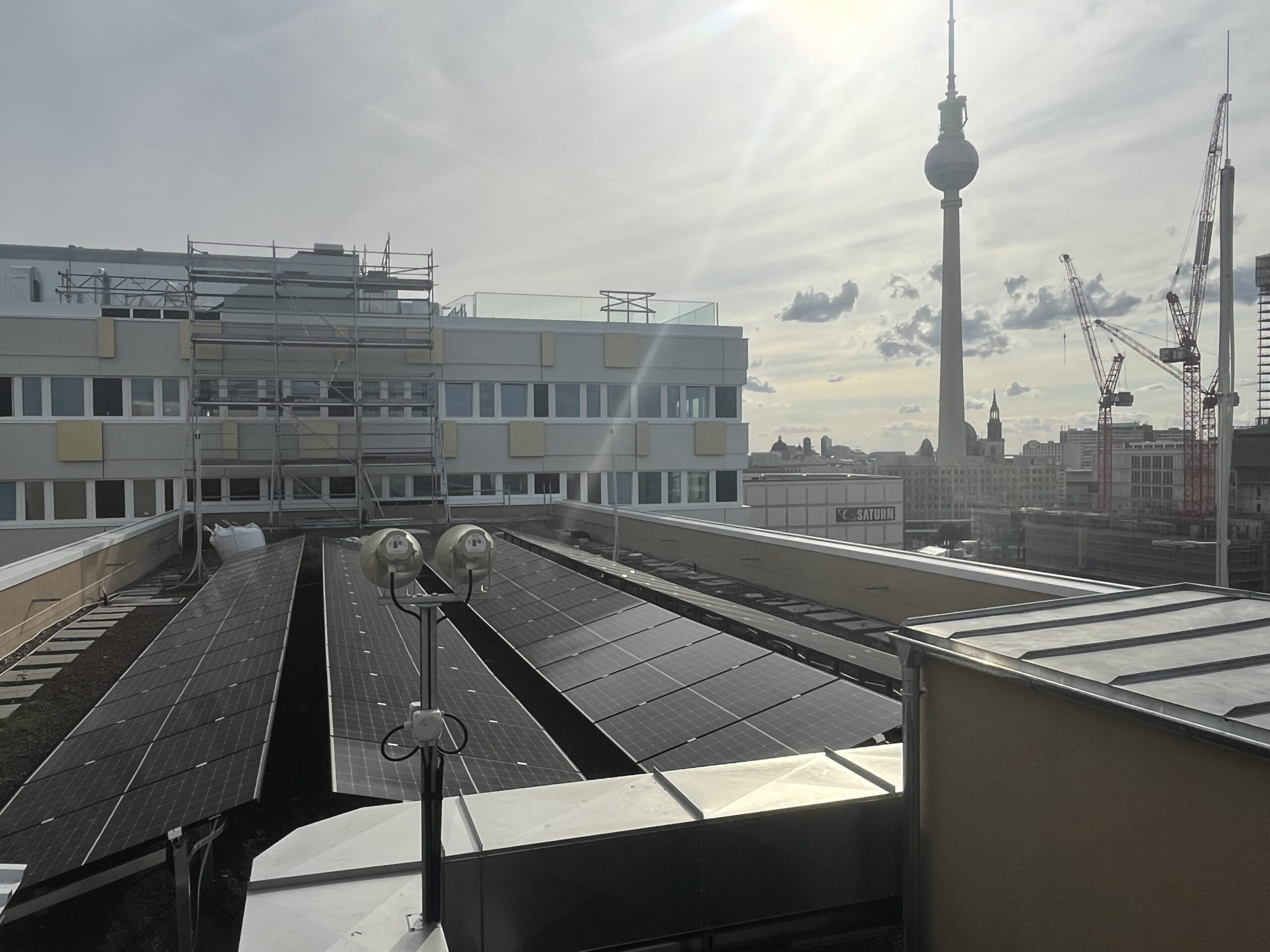 Energetische Sanierung Mehrfamilienhaus - Photovoltaik-Anlage in Berlin