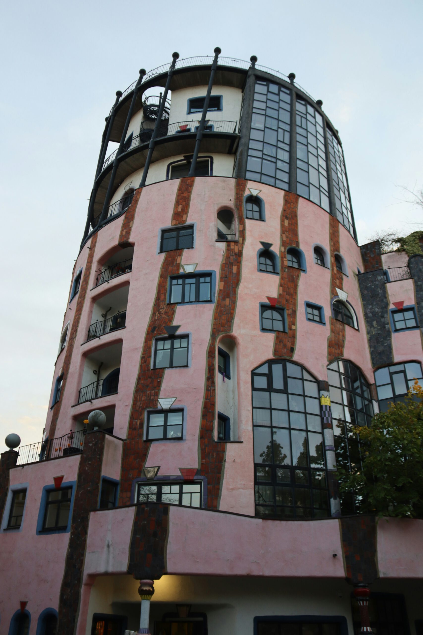 Gesetzliche Pflichten bei Sanierungen im Mehrfamilienhaus - Ausnahmen und Sonderregelungen für Eigentümer